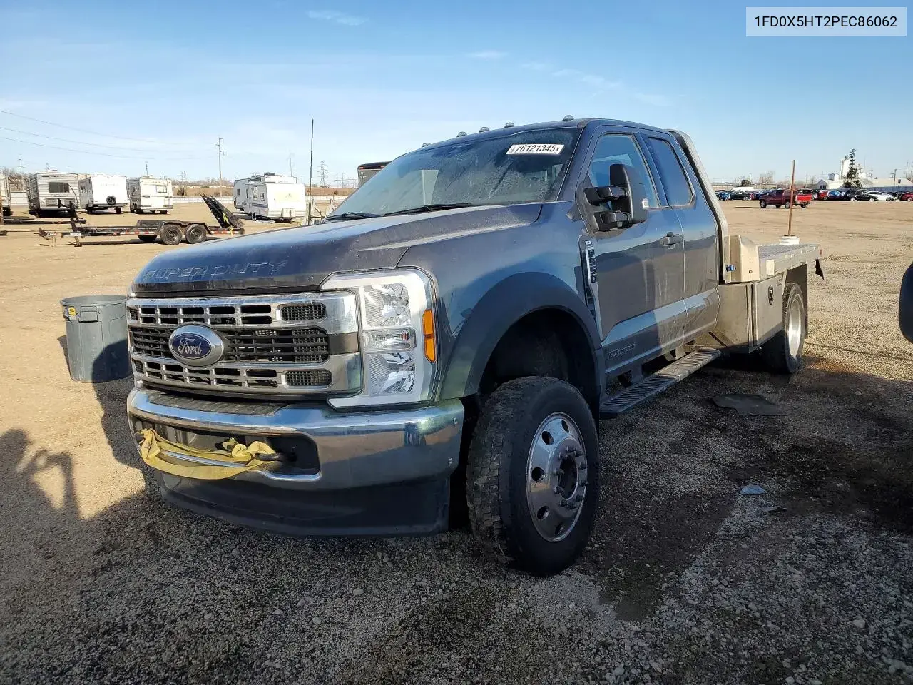 2023 Ford F550 Super Duty Flatbed Truck