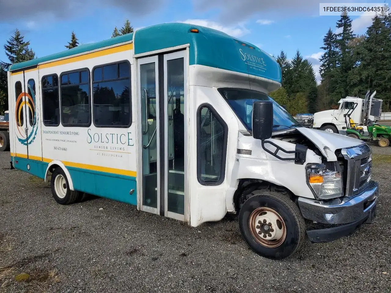 2017 Ford Econoline E350 Super Duty Cutaway Van