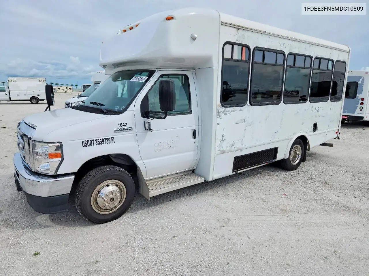 2021 Ford Econoline E350 Super Duty Cutaway Van