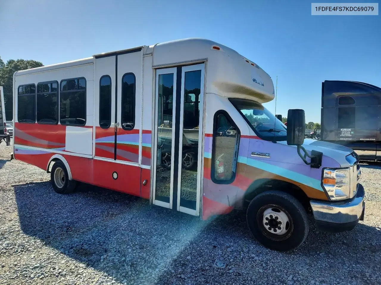 2019 Ford E450 Shuttle Bus