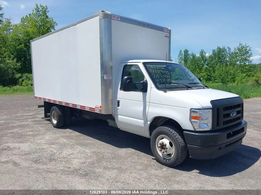 2024 Ford Econoline E450 Super Duty Cutaway Van