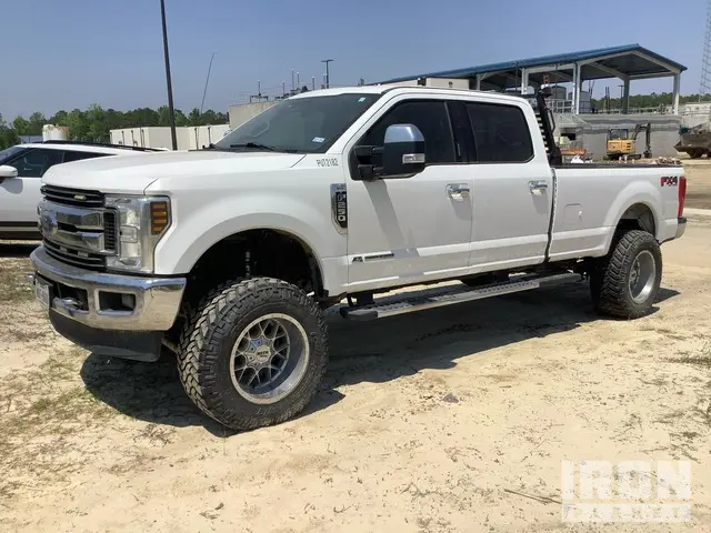 2019 Ford 2019 Ford F-250 XLT 4X4 Crew Cab Pickup