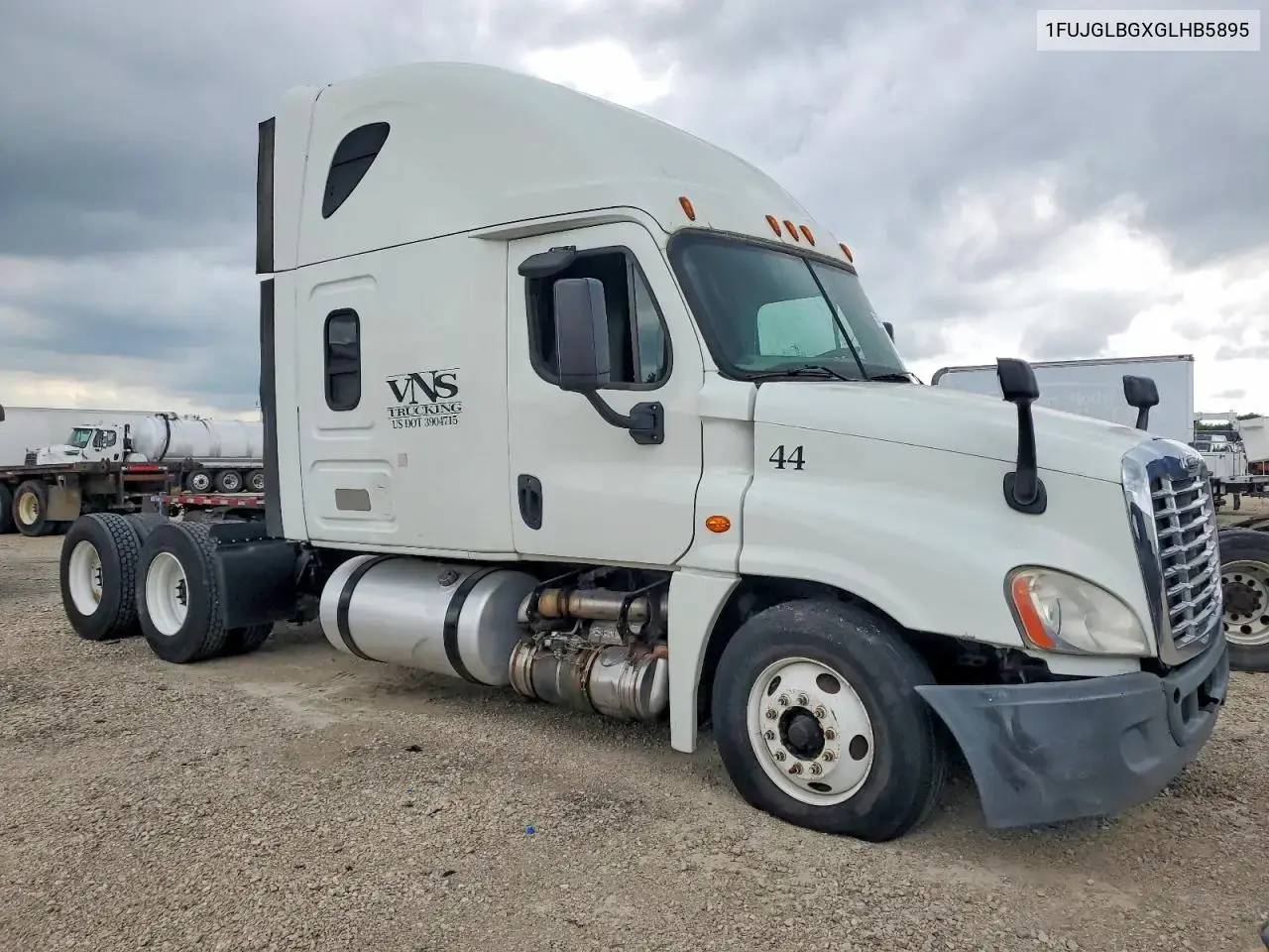 2016 Freightliner Cascadia 125 Semi Truck