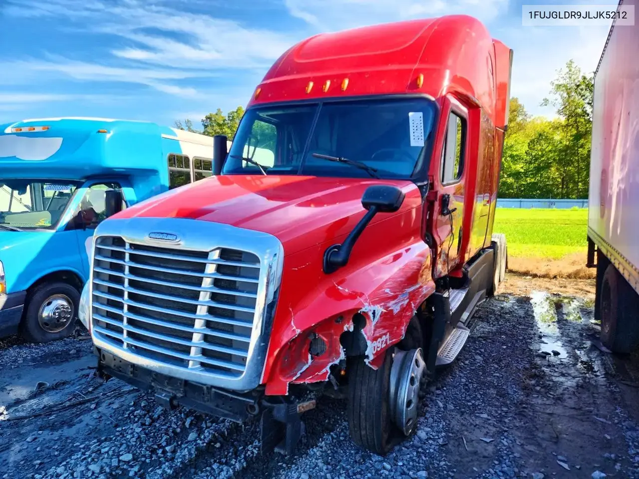 2018 Freightliner Cascadia 125 Semi Truck