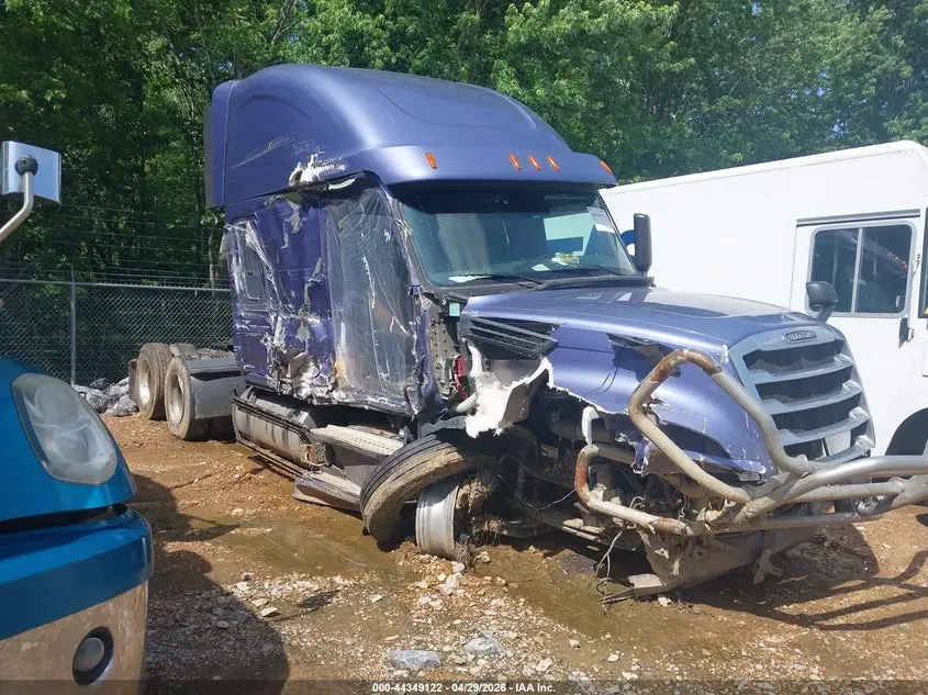 2020 Freightliner New Cascadia 126
