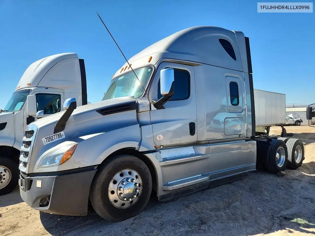 2020 Freightliner Cascadia 126" Sleeper Cab Semi Truck