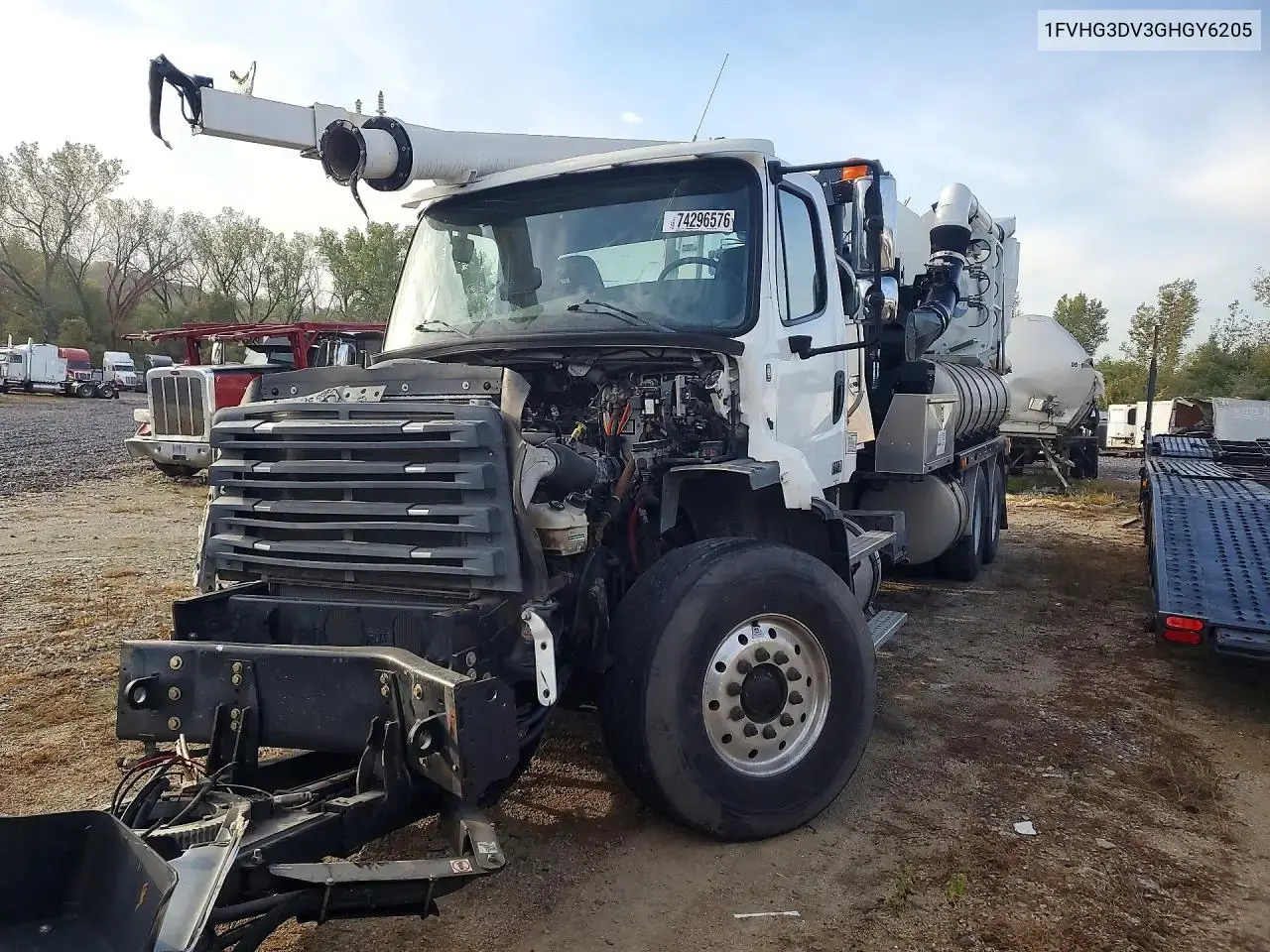 2016 Freightliner 114sd