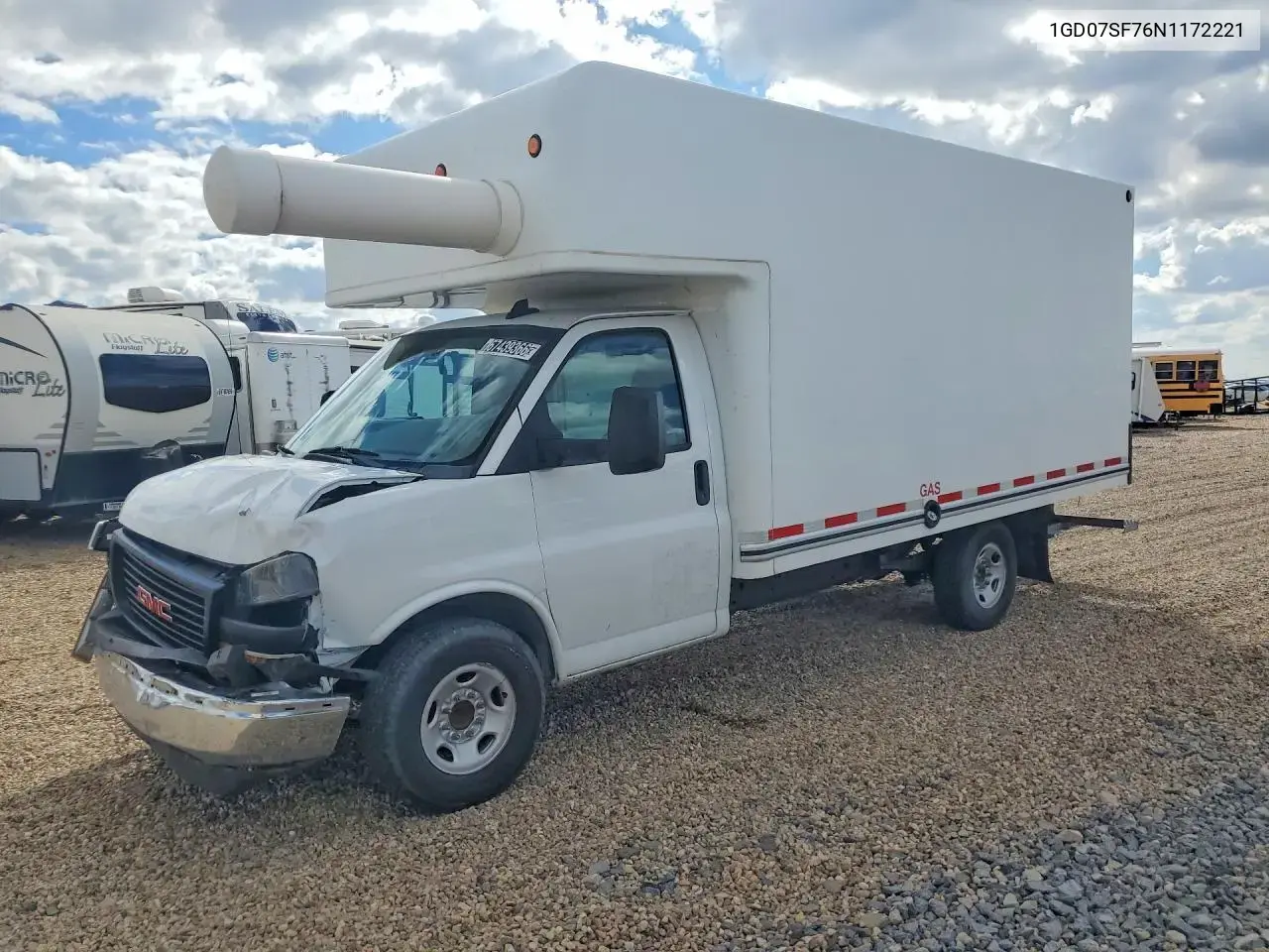 2022 GMC Savana Cutaway G3500 Box Truck