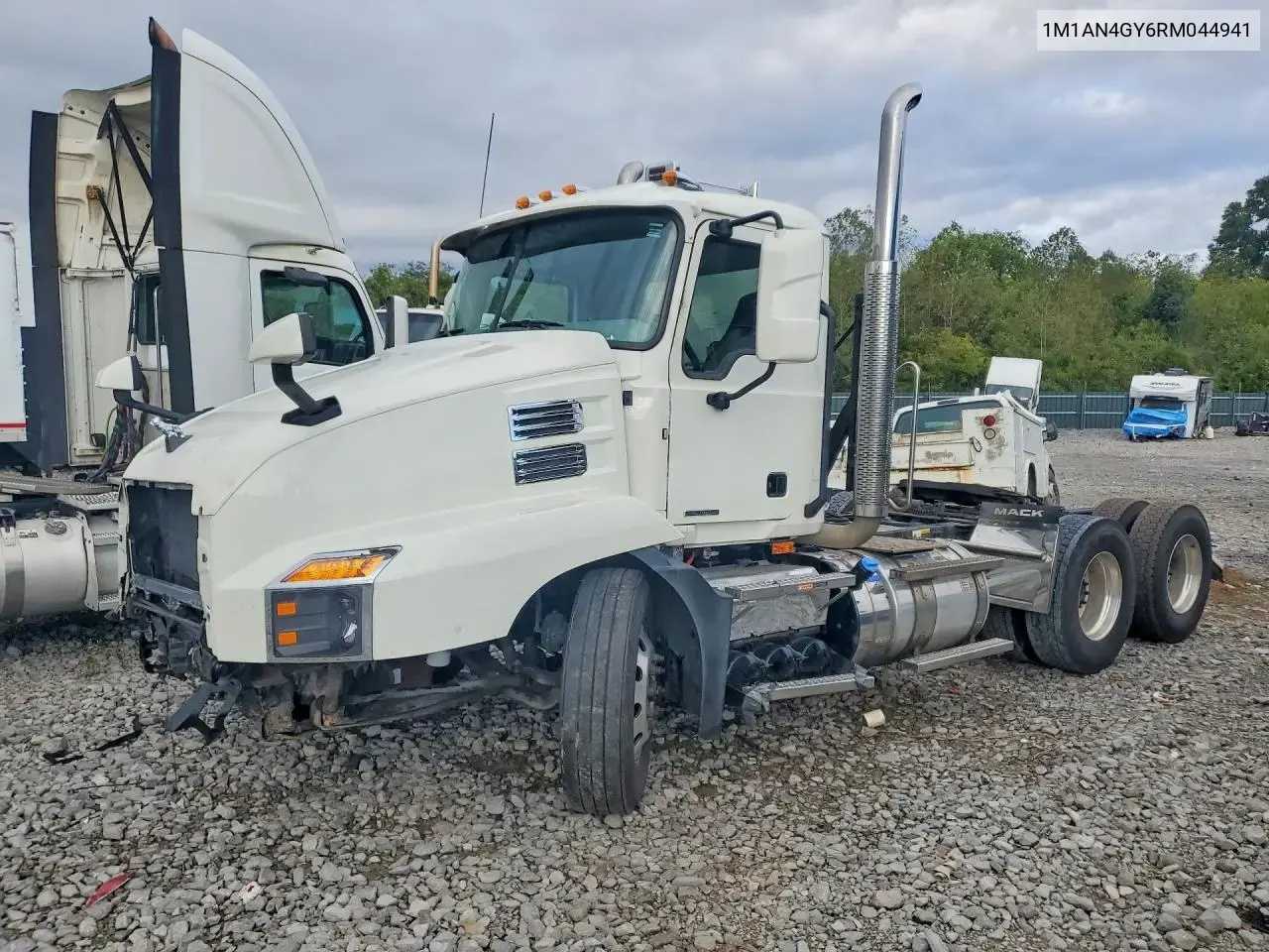 2024 Mack Anthem Semi Truck