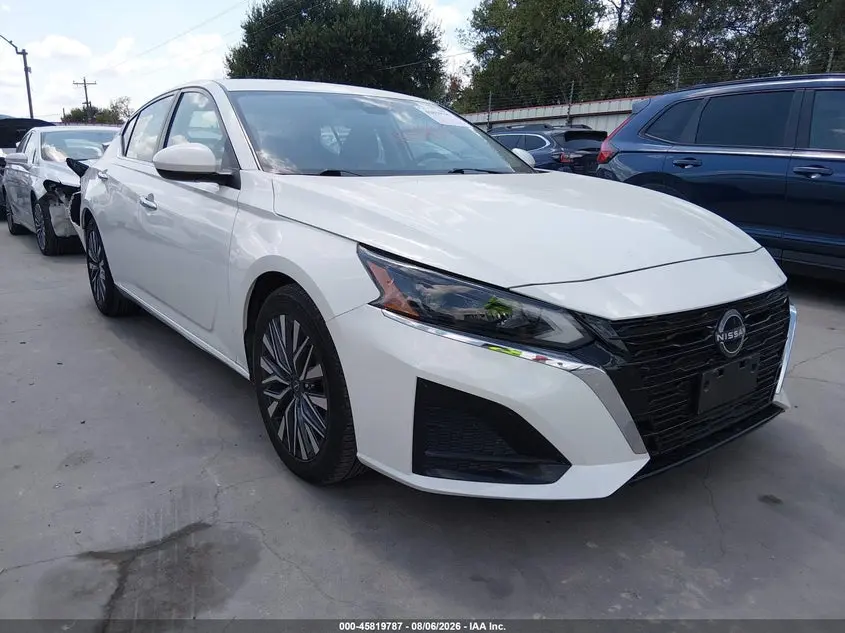 2023 Nissan Altima SV FWD