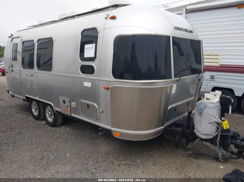 2023 Airstream Flying Cloud 23Fb