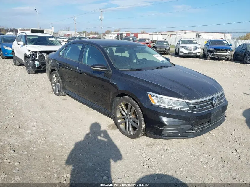 2018 Volkswagen Passat 2.0T R-Line/2.0T S