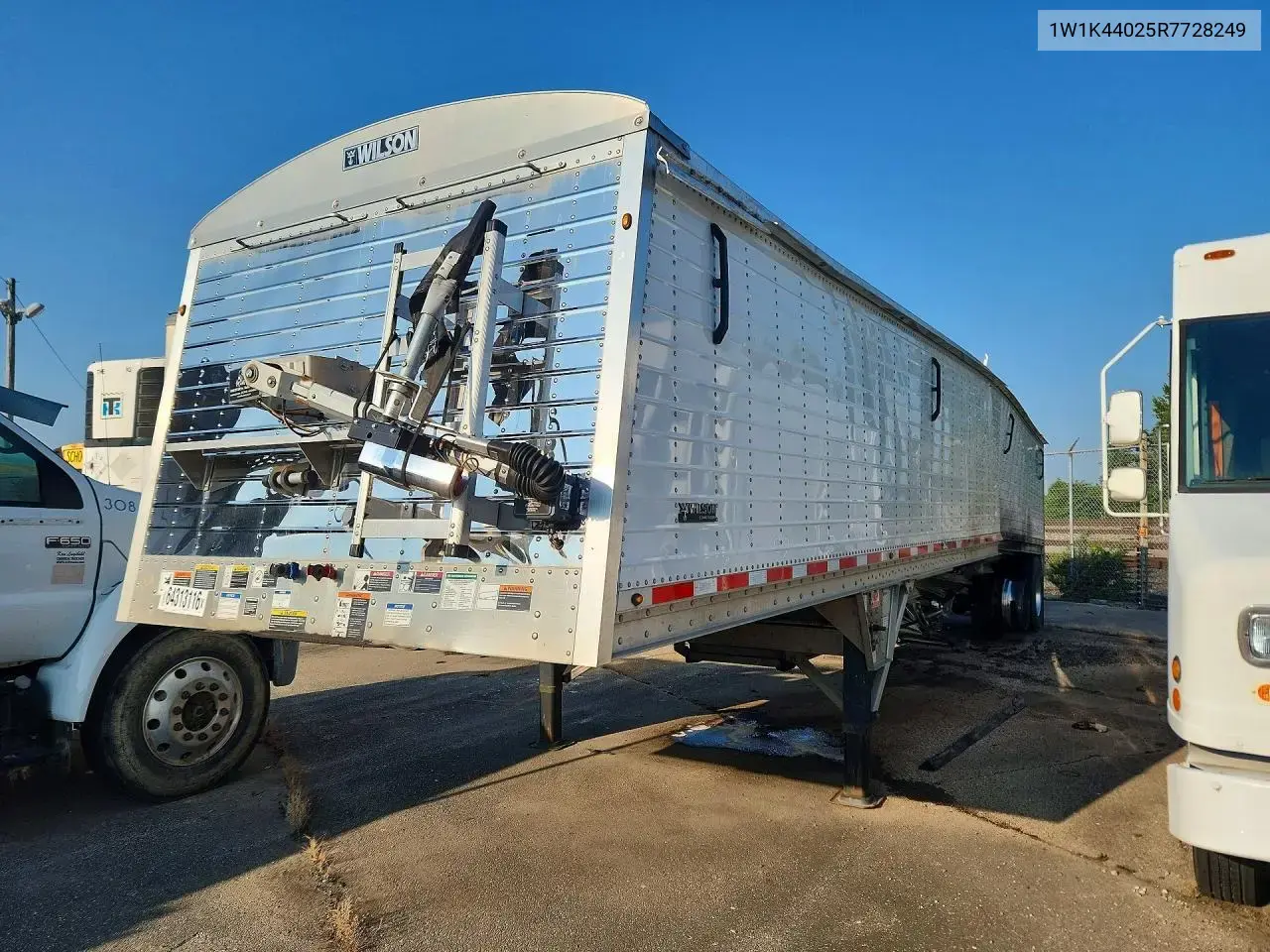 2024 Wilson Dwh-7010 Grain Trailer