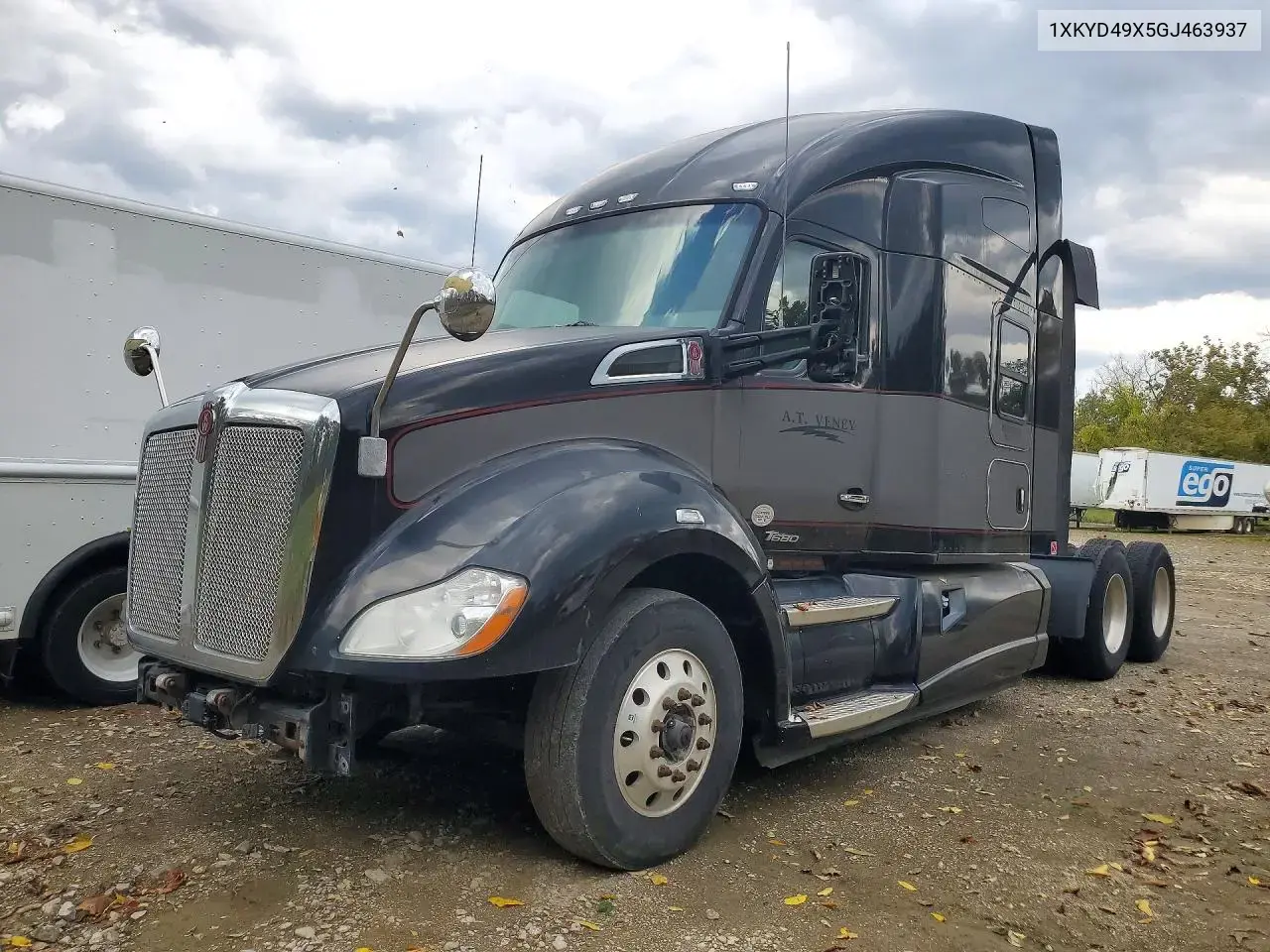 2016 Kenworth T680 Semi Truck