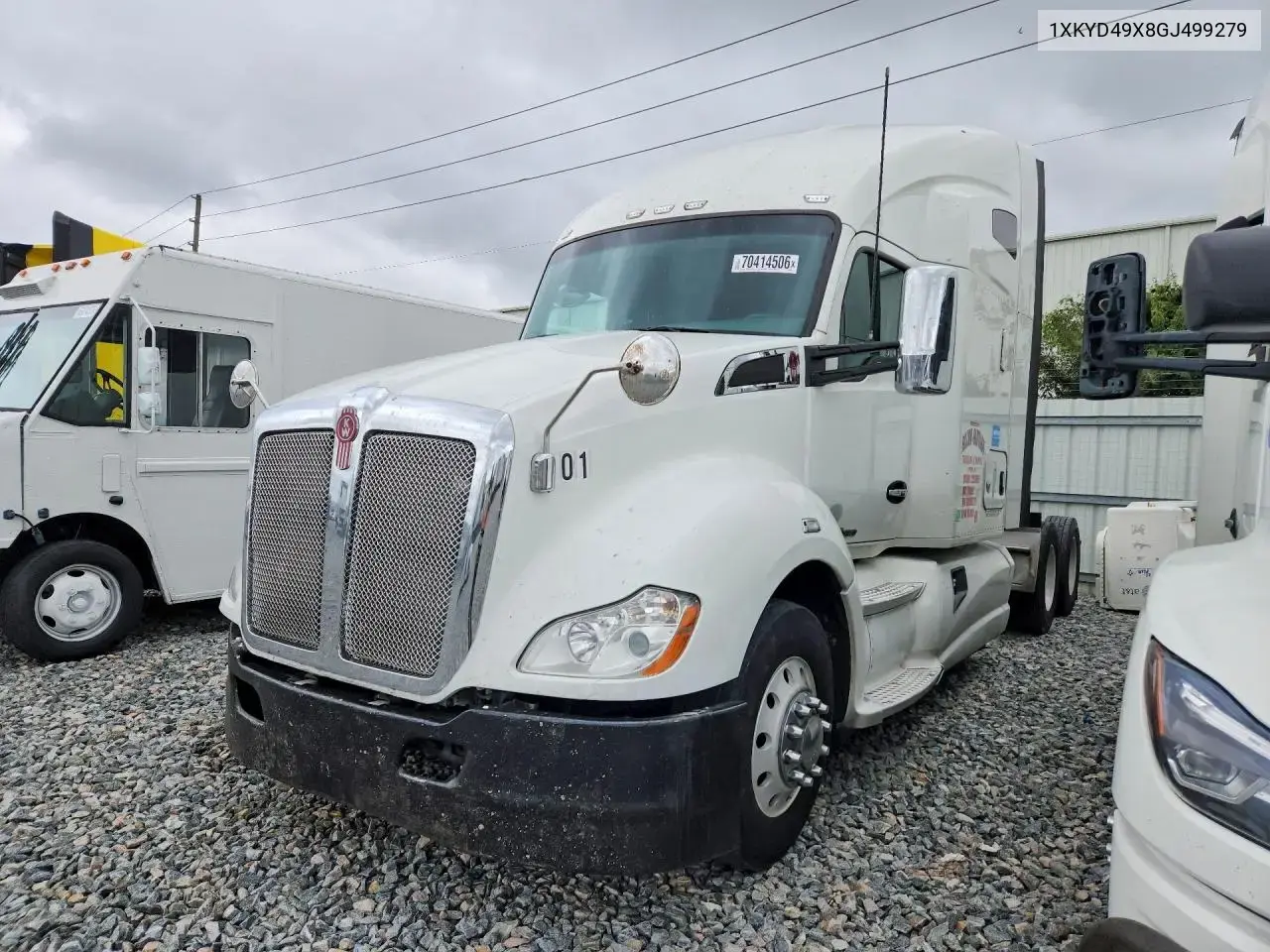 2016 Kenworth T680 Semi Truck