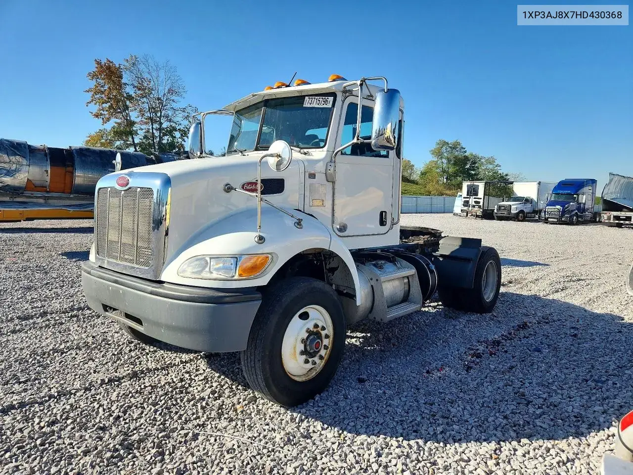 2017 Peterbilt 348 Semi Truck