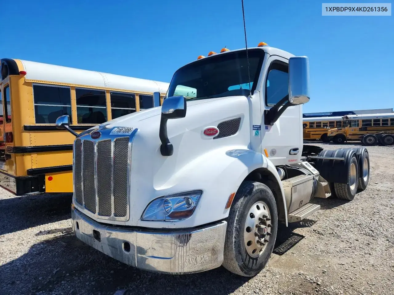 2019 Peterbilt 579 Semi Truck