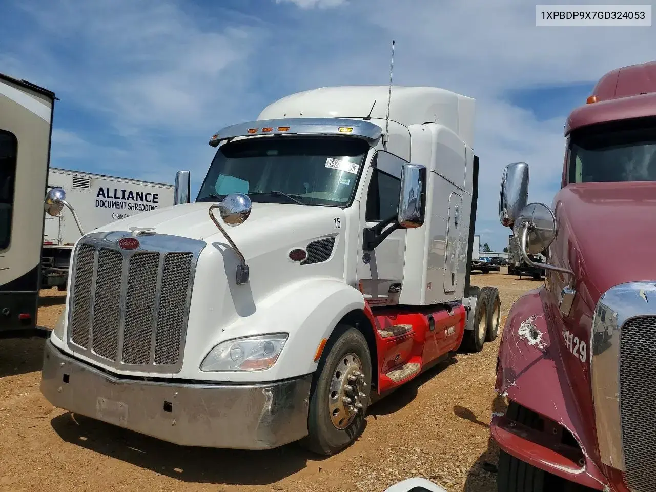 2016 Peterbilt 579 Semi Truck
