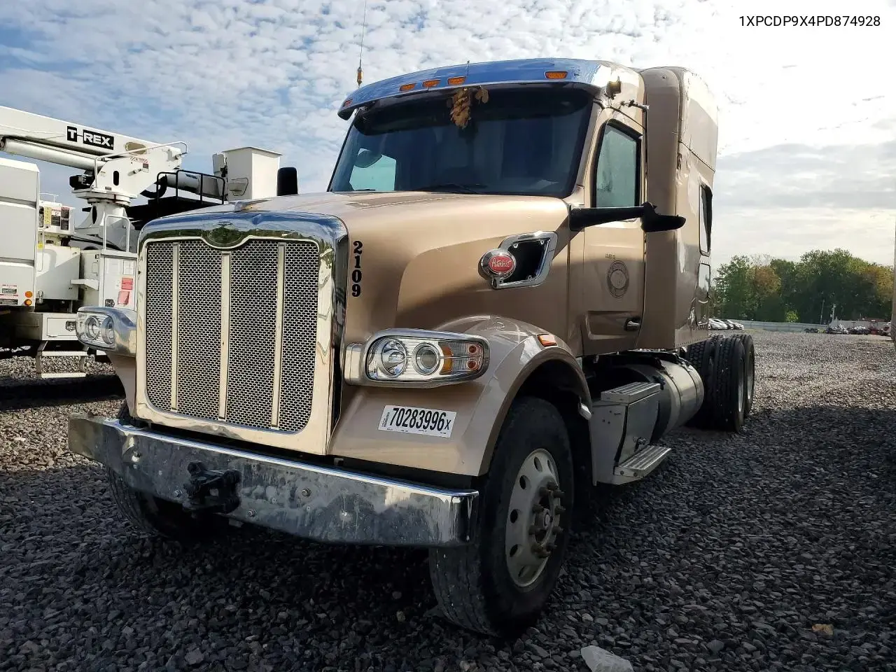 2023 Peterbilt 567 Semi Truck