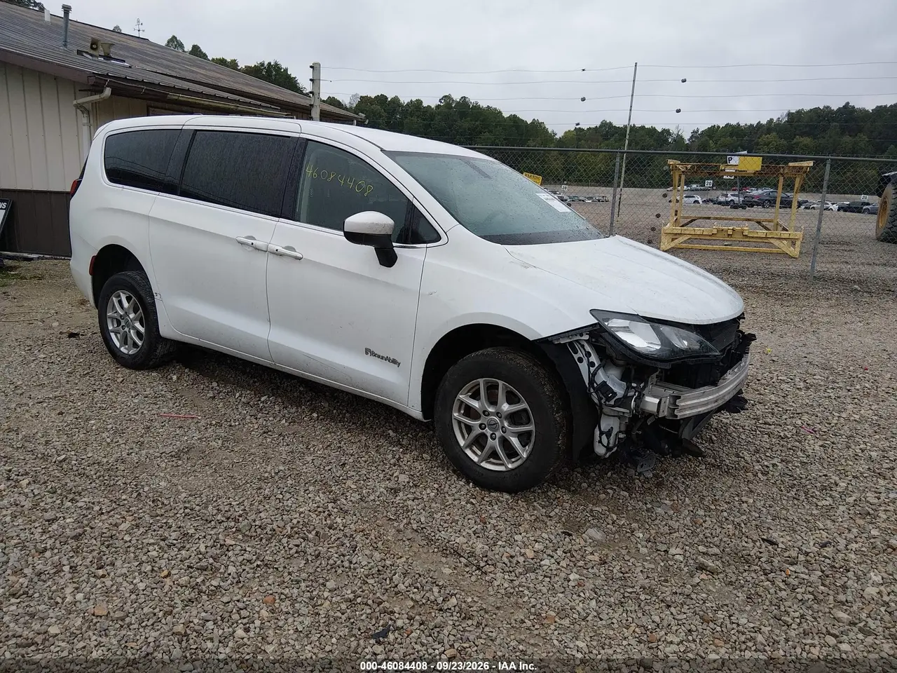 2022 Chrysler Voyager LX
