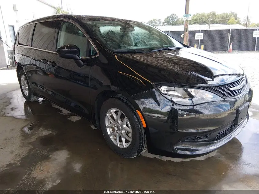 2022 Chrysler Voyager LX
