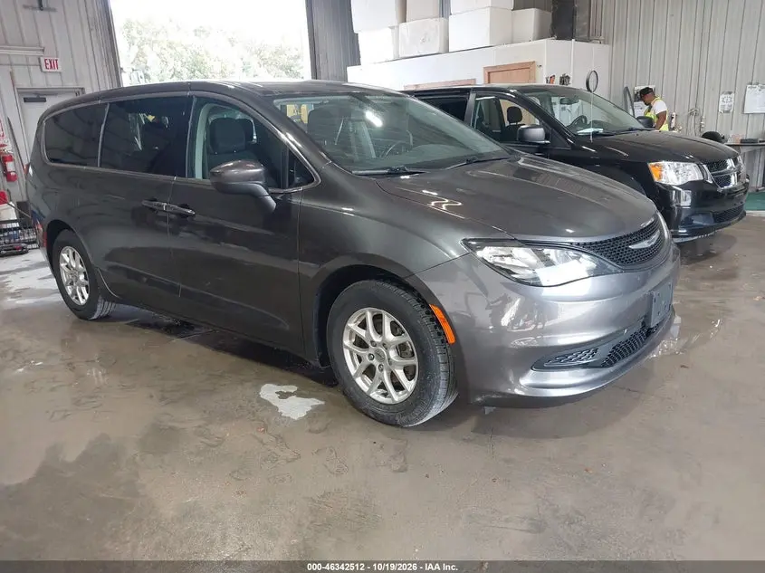 2022 Chrysler Voyager LX