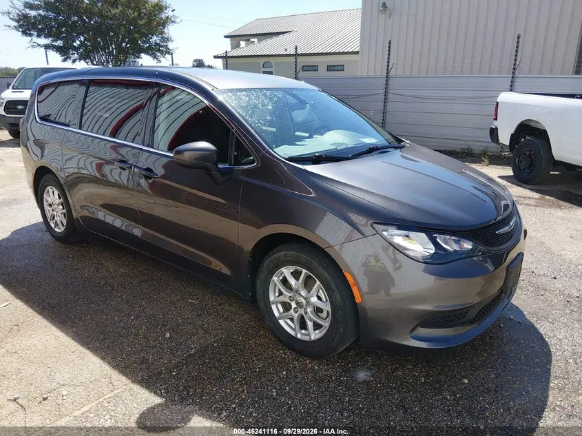2022 Chrysler Voyager LX