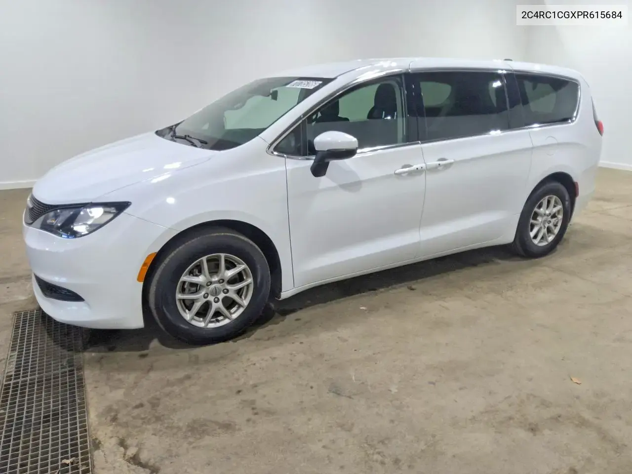 2023 Chrysler Voyager LX