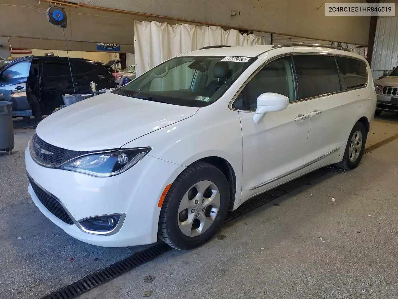 2017 Chrysler Pacifica Touring L Plus