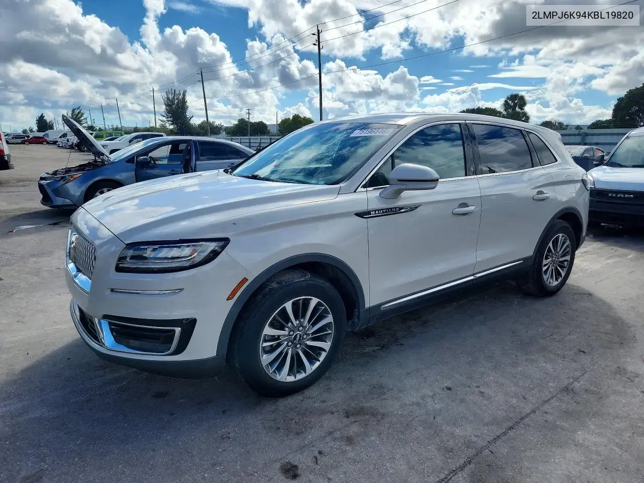 2019 Lincoln Nautilus Select