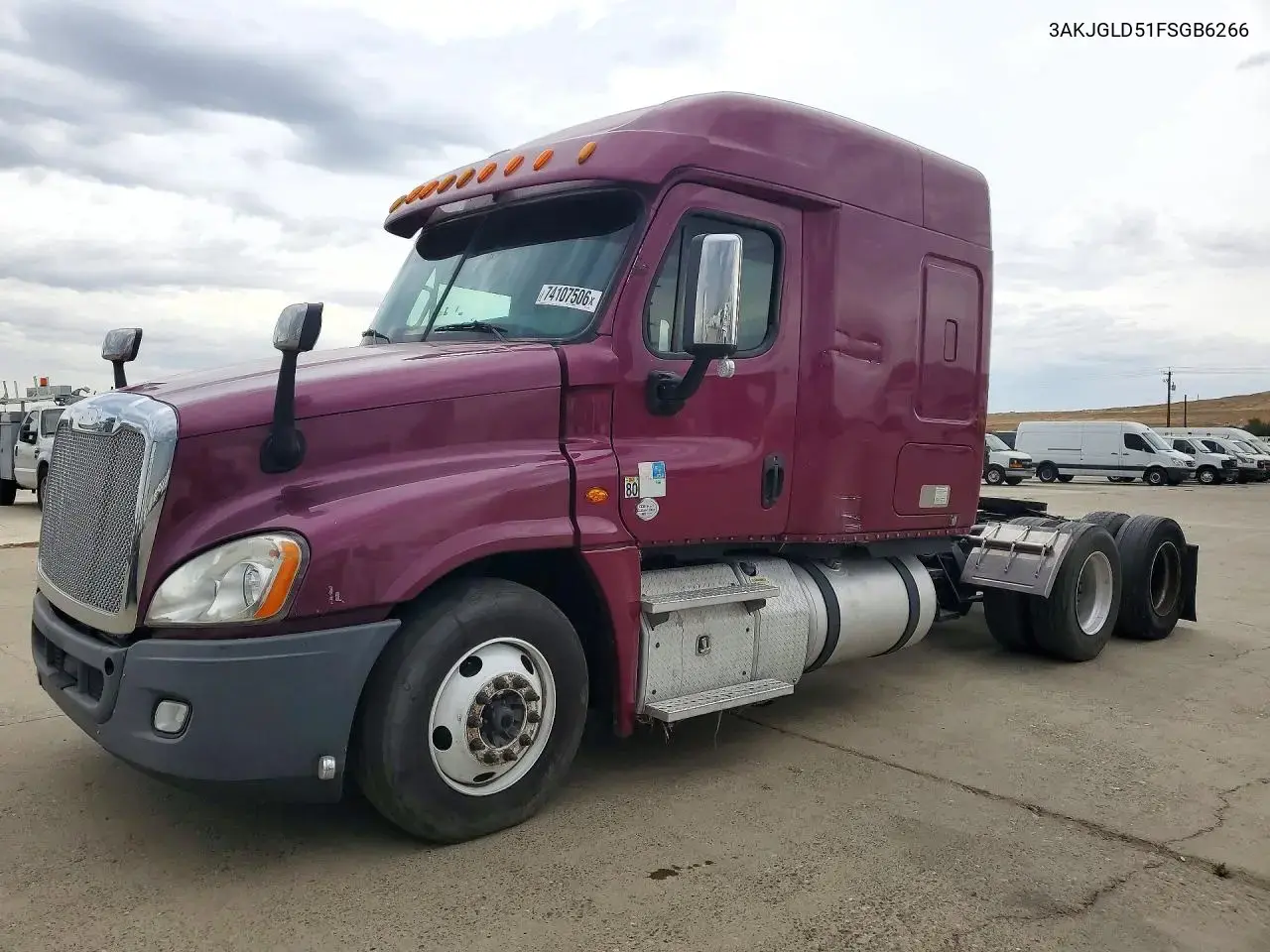2015 Freightliner Cascadia Semi Truck