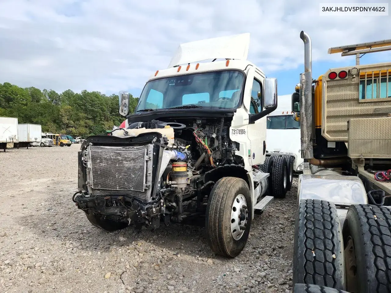 2023 Freightliner Cascadia 126 Semi Truck