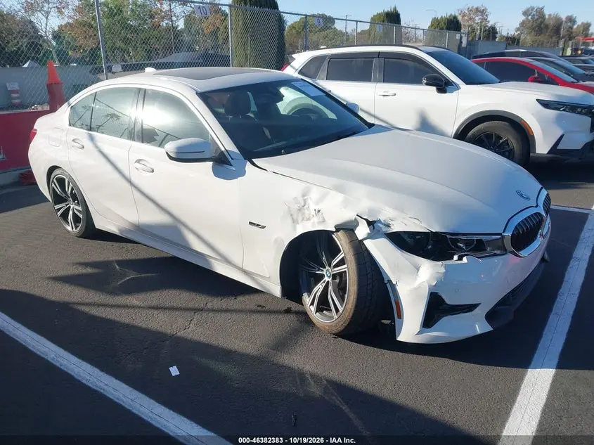 2022 BMW 330e