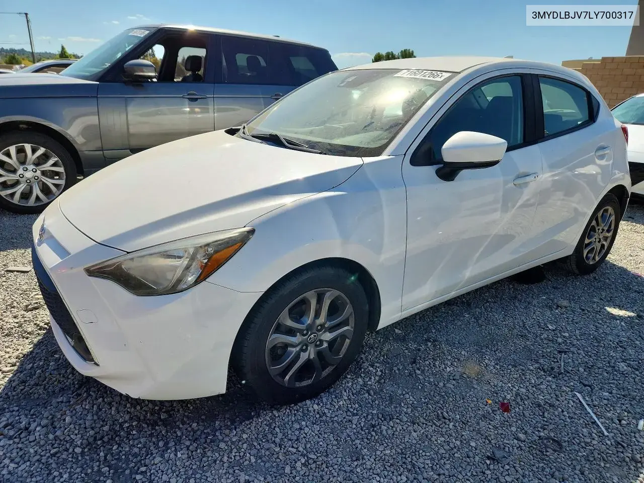 2020 Toyota Yaris Hatchback LE