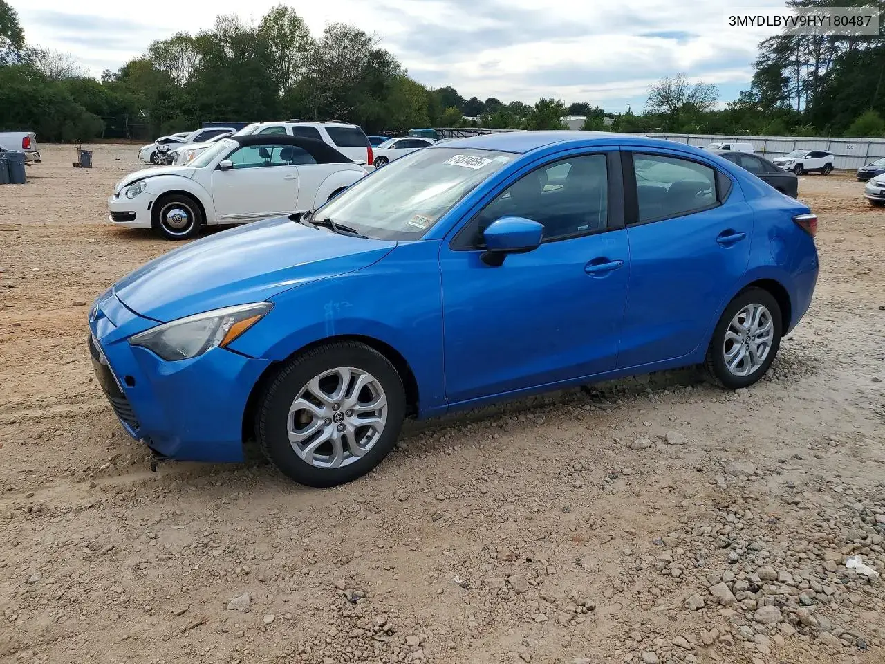 2017 Toyota Yaris Ia Base