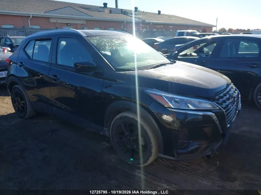 2023 Nissan Kicks SV