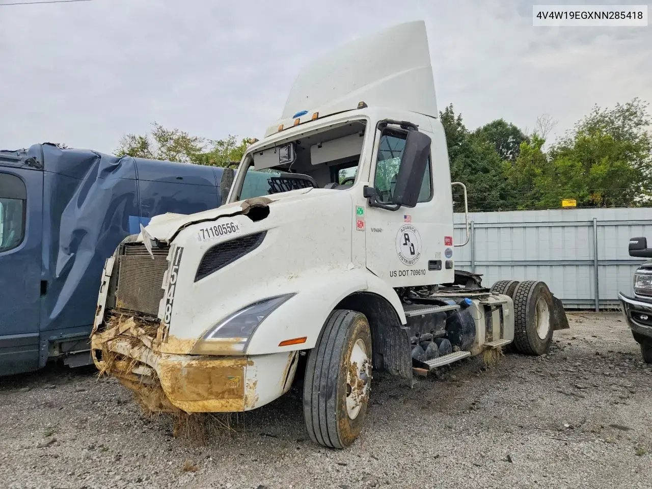 2022 Volvo Vnr Semi Truck