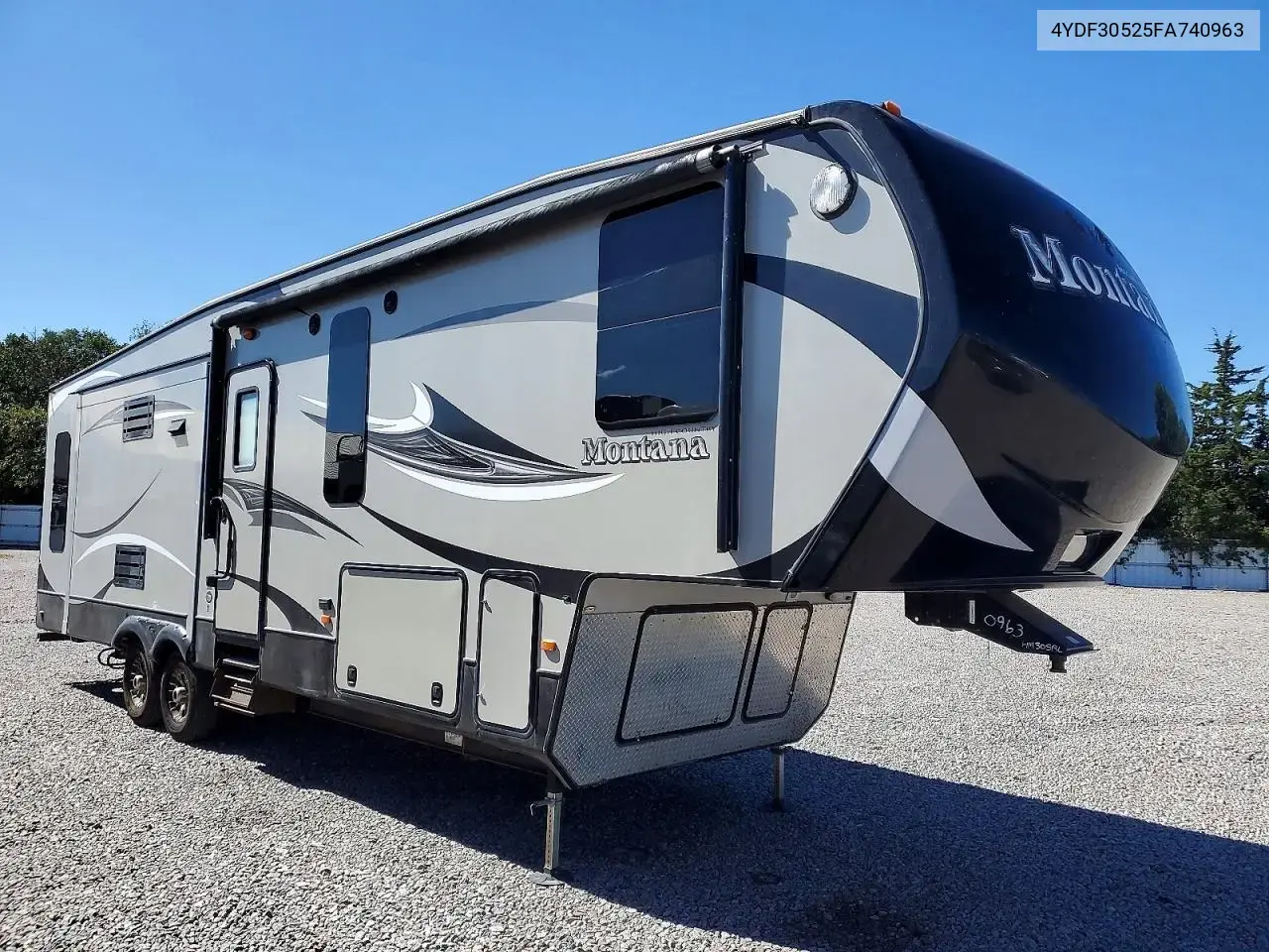 2015 Keystone Montana Camper