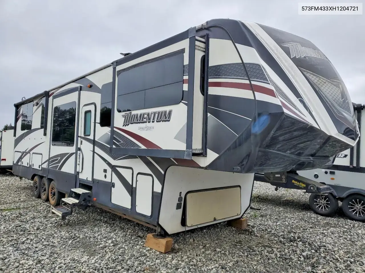 2017 Grand Design Momentum Camper