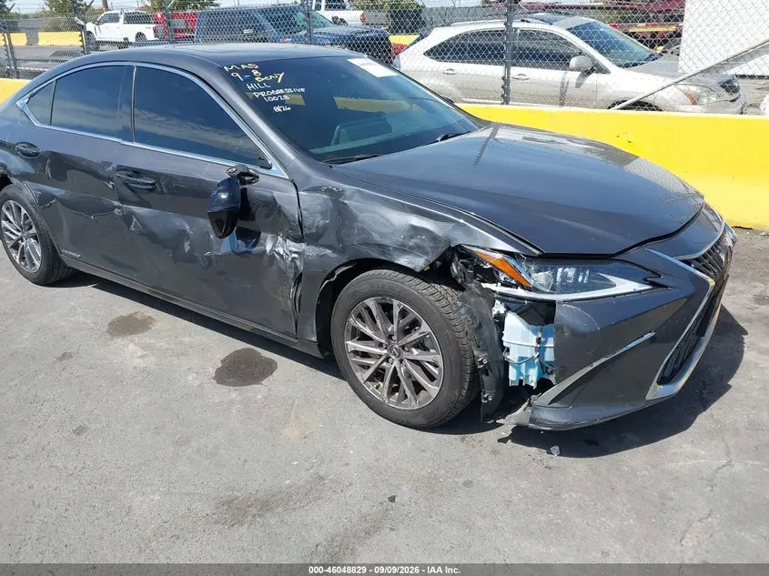 2022 Lexus ES 300h