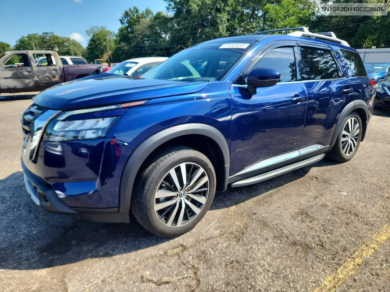 2025 Nissan Pathfinder Platinum