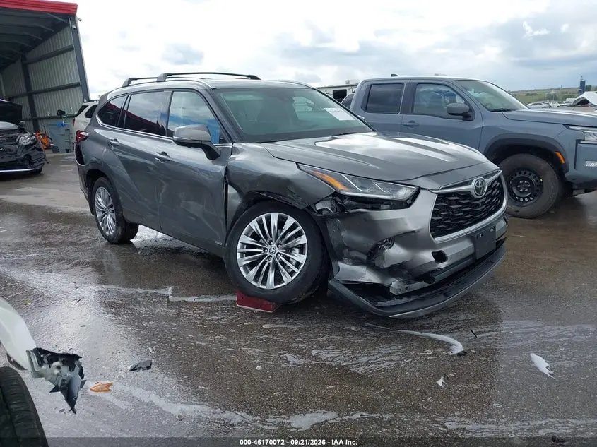 2026 Toyota Highlander Hybrid Platinum