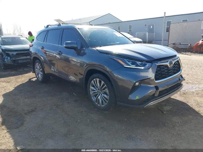 2022 Toyota Highlander Platinum