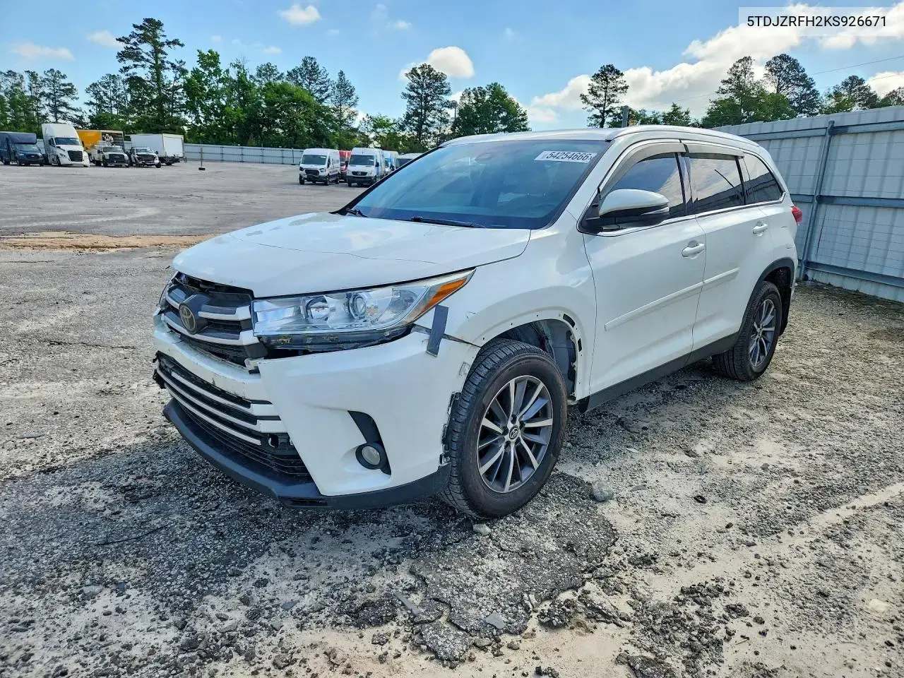 2019 Toyota Highlander XLE — 1
