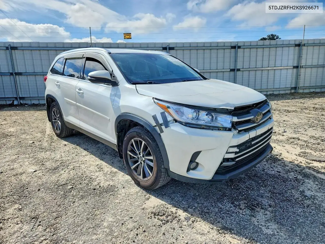 2019 Toyota Highlander XLE — 4