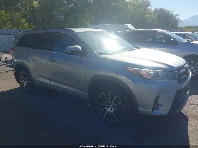 2017 Toyota Highlander SE