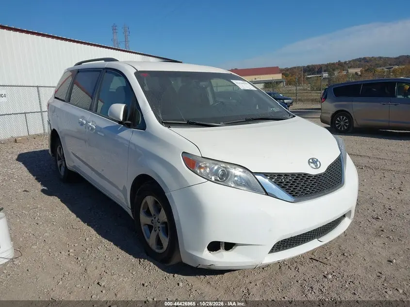 2016 Toyota Sienna LE 8 Passenger