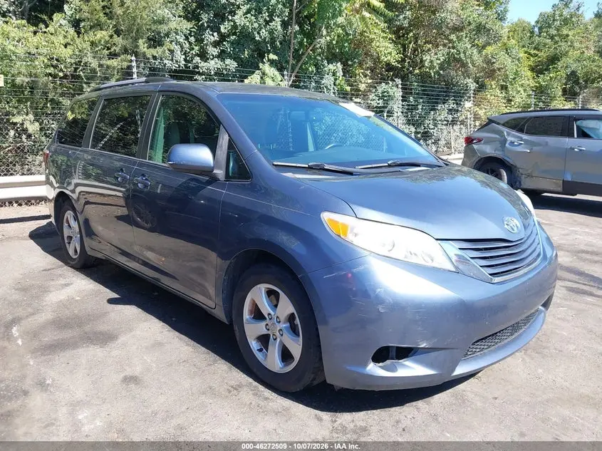 2015 Toyota Sienna LE