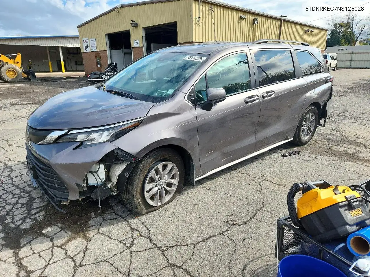 2022 Toyota Sienna LE