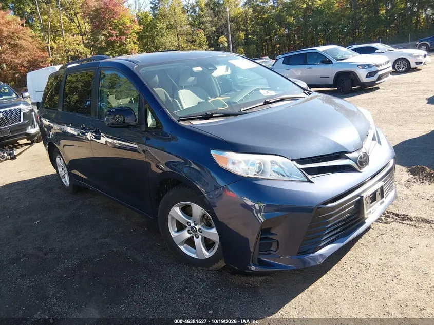 2018 Toyota Sienna LE 8 Passenger